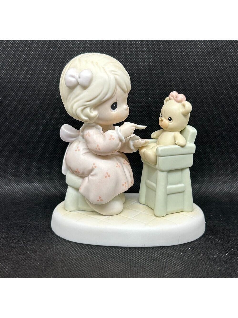 Precious Moments "Sharing" 1994 Members Only Figurine